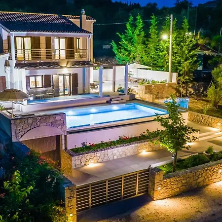 Tony's With Private Pool In Komilio Lefkada Villa