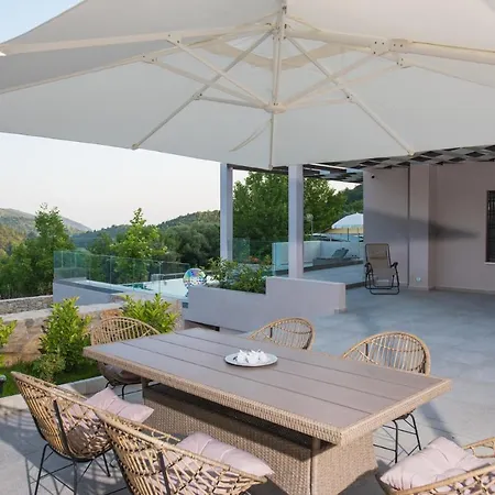Tony's With Private Pool In Komilio Lefkada * Komilion