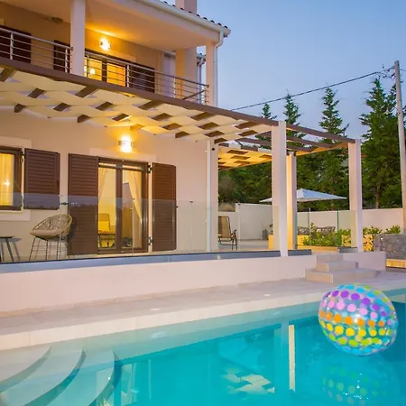 Tony's With Private Pool In Komilio Lefkada * Komilion
