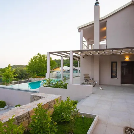 Tony's With Private Pool In Komilio Lefkada * Komilion